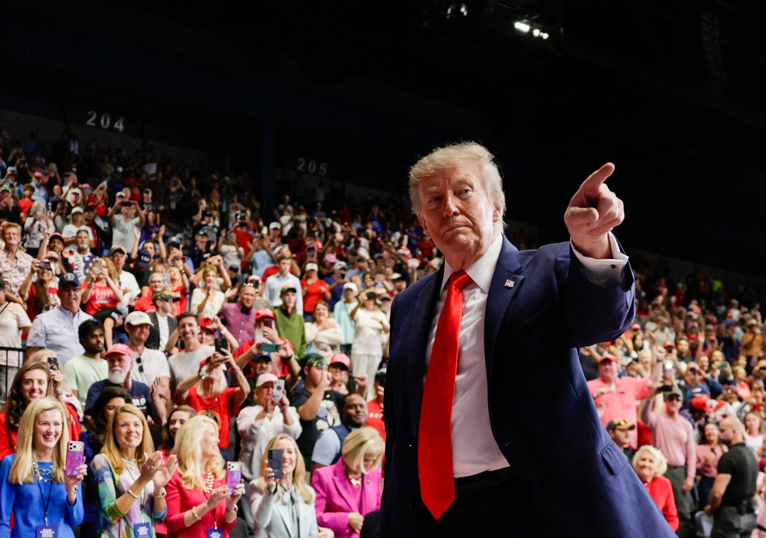 Frustrated Trump yells ‘shut up’ at protester just minutes into final sprint of midterm rallies - The Independent