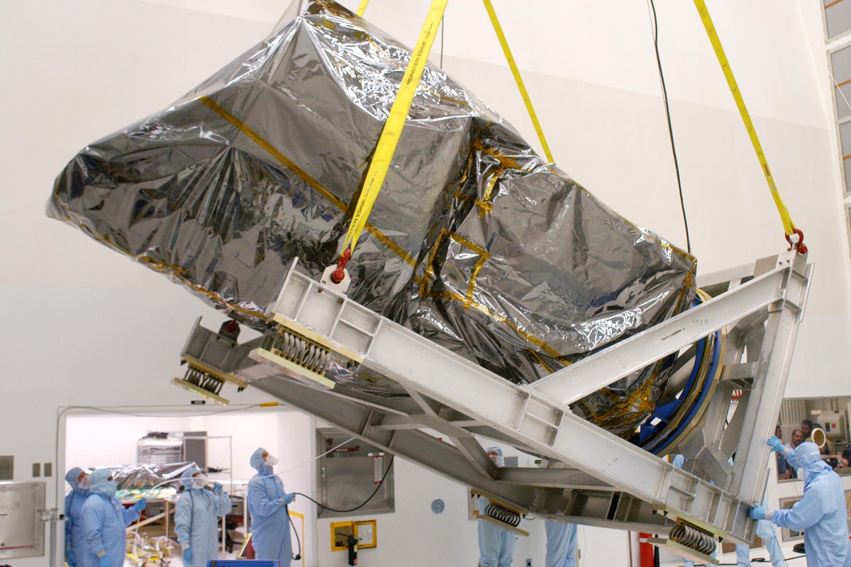 NASA says aging telescope may reenter Earth after failed rescue attempt