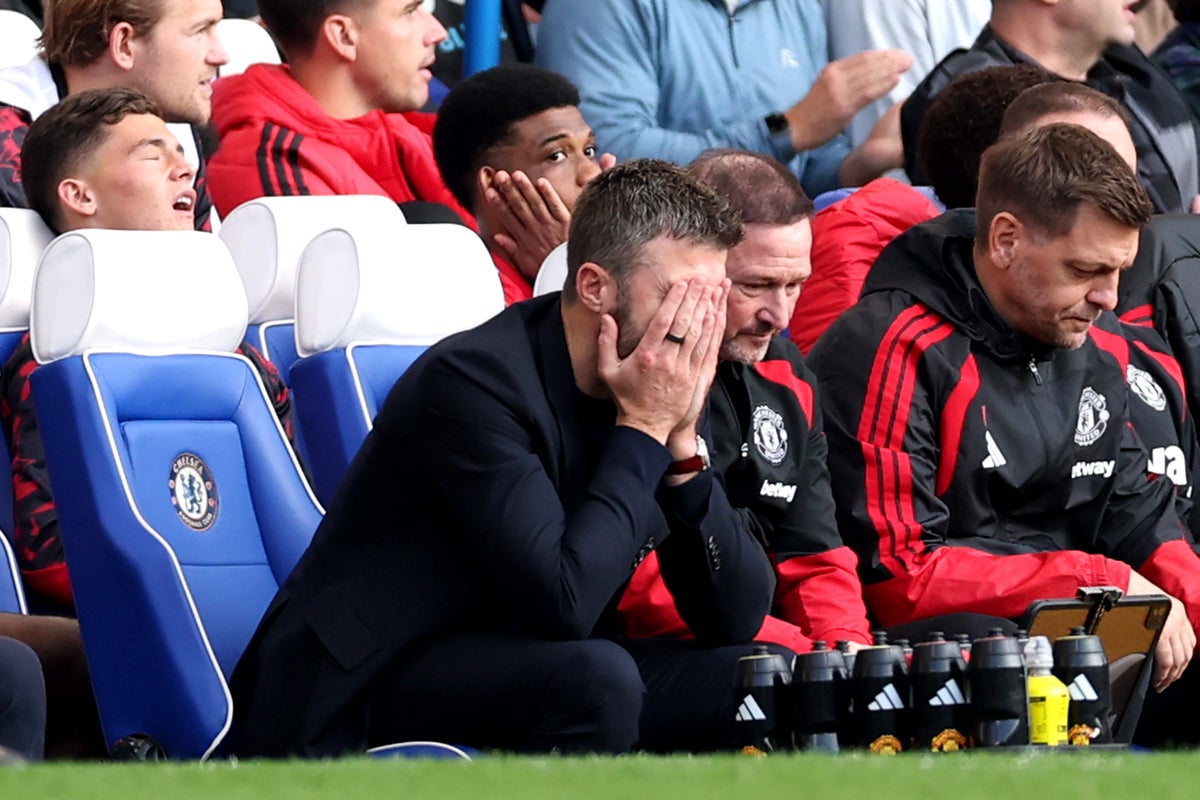 Man United latest: Michael Carrick on brink again as team fall apart at Chelsea after Lisandro Martinez red card