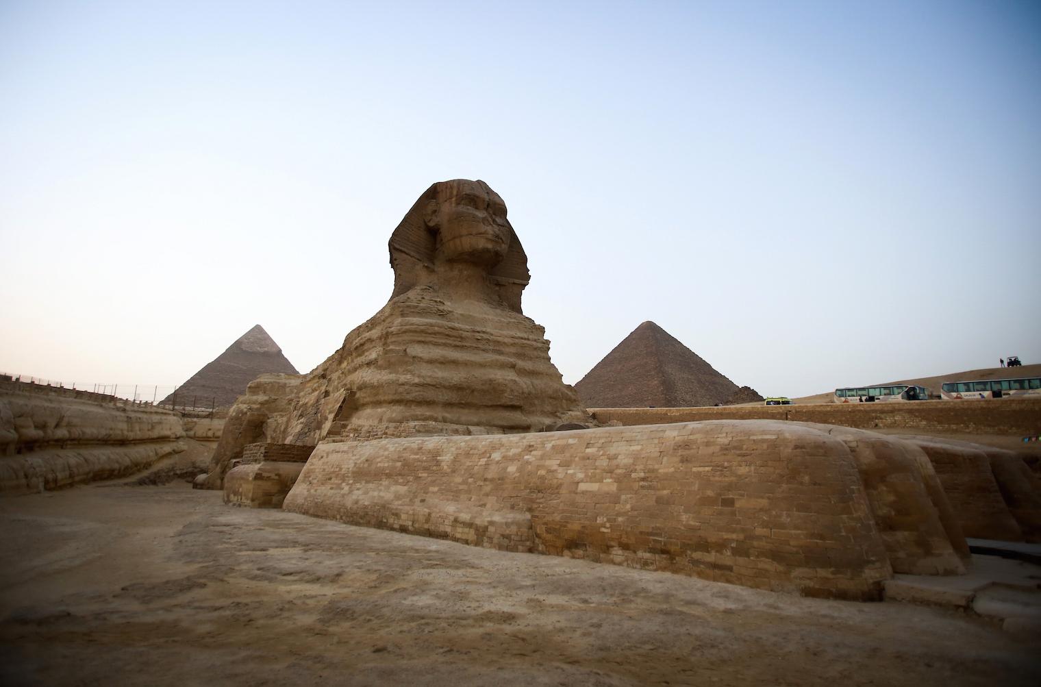 Tourist doesnu0027t have anyone to visit the Pyramids with, takes Uber