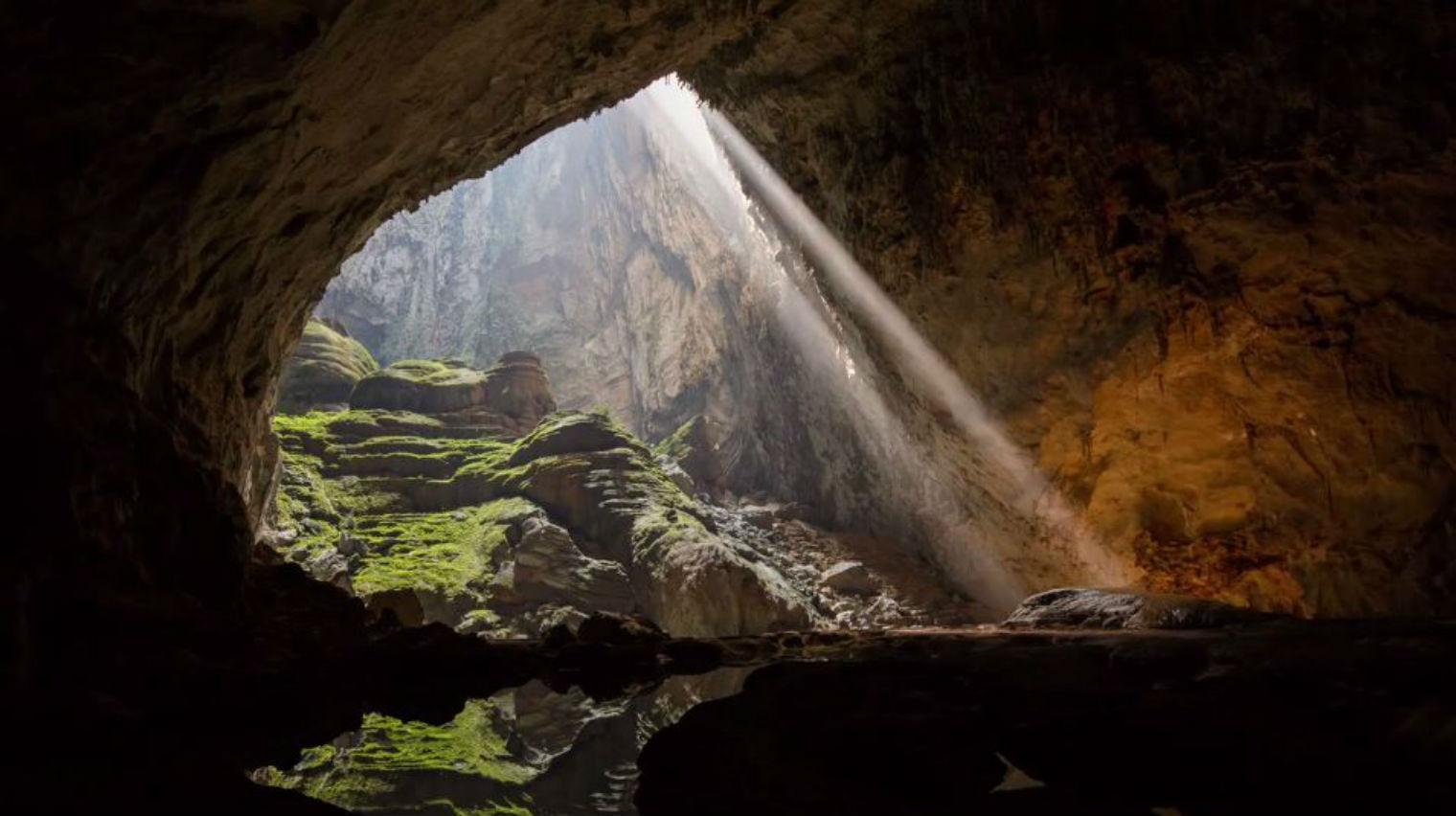 Incredible drone footage from inside the world's biggest cave | indy100