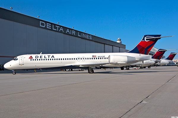 Can Delta flights be tracked online?