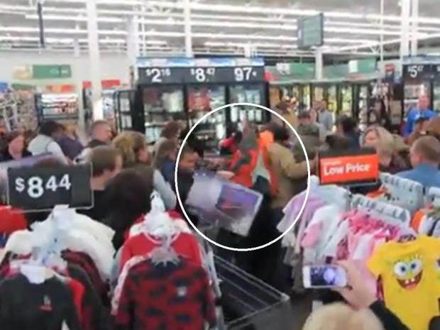 Video Black Friday Chaos In Walmart The Independent