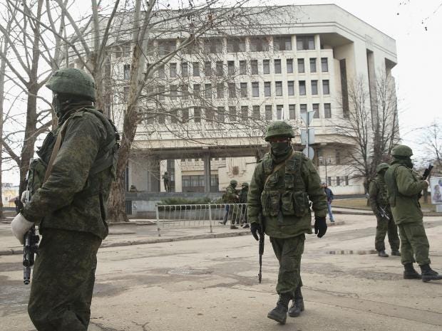 v2-Russian-troops-guard-Crimean-parliament.jpg