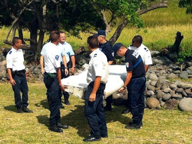 Mh370 Search Officials Confirm Beach Debris Is From A Boeing 777 The