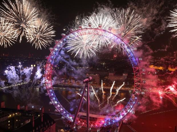 New Year: Spectacular firework displays light up London ...