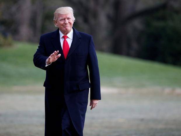 Trump uses game of golf different than Obama, Spicer says