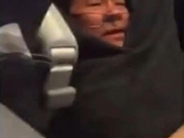 Family of Kentucky man pulled from plane to hold press conference