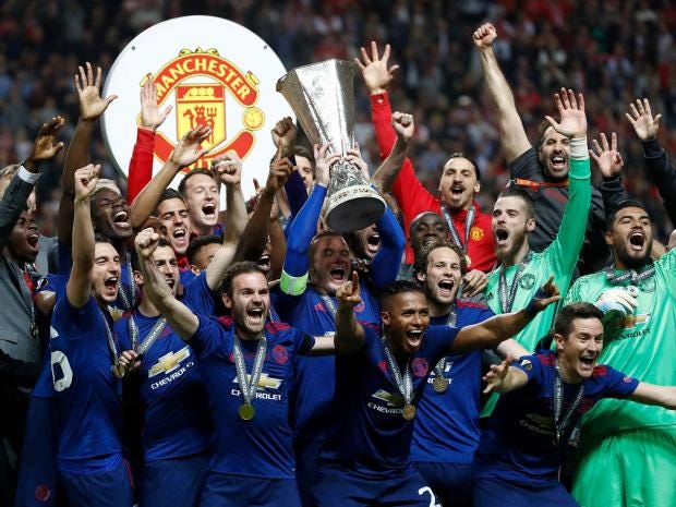 manchester-united-trophy.jpg