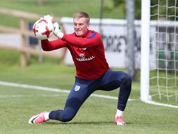 Everton sign goalkeeper Jordan Pickford from Sunderland in club record