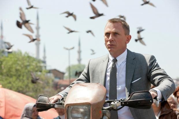 Daniel Craig reportedly 'signs up' to play James Bond in two new films ...