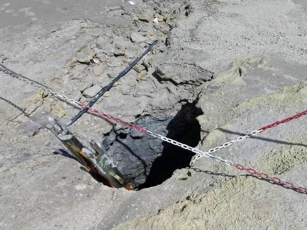 pozzuoli-crater.jpg