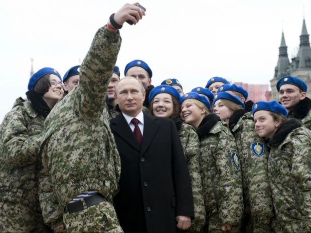 military-selfie-russia-putin.png