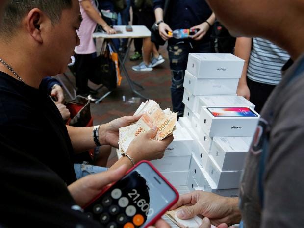 iphone-hong-kong-street-sellers-2.jpg