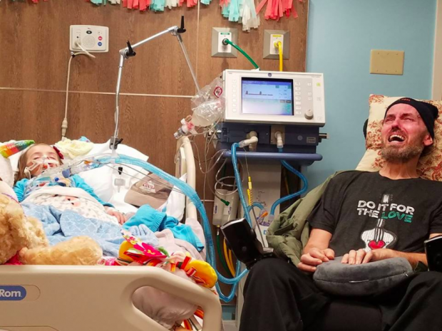 Mother shares devastating photo of dying child and father ...