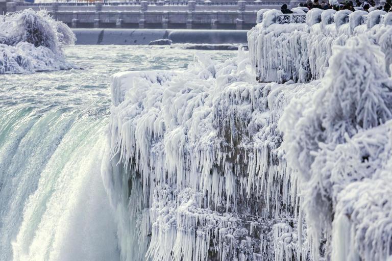 niagara-frozen-1.jpg