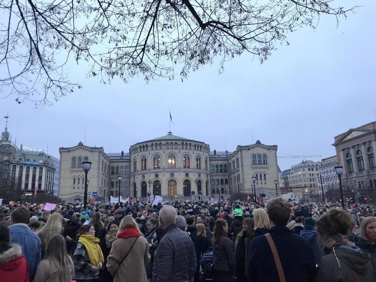 womens-abortion-march-norway.jpg