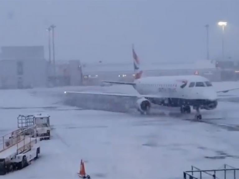 snow-airport-0.jpg