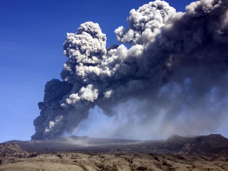 volcano-eruption-smoke.jpg