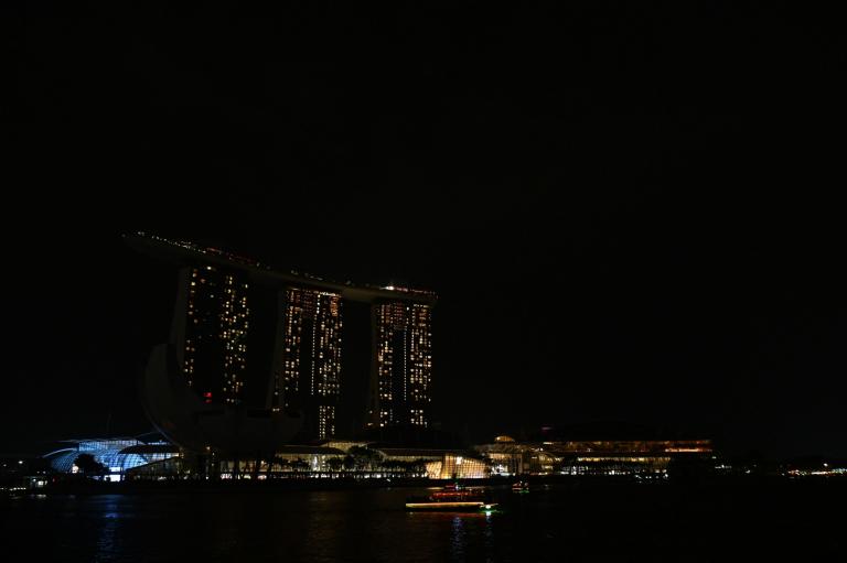 city-singapore-lights.jpg