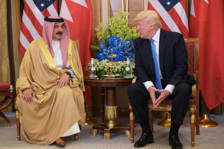 trumpsaudi-arms.jpg