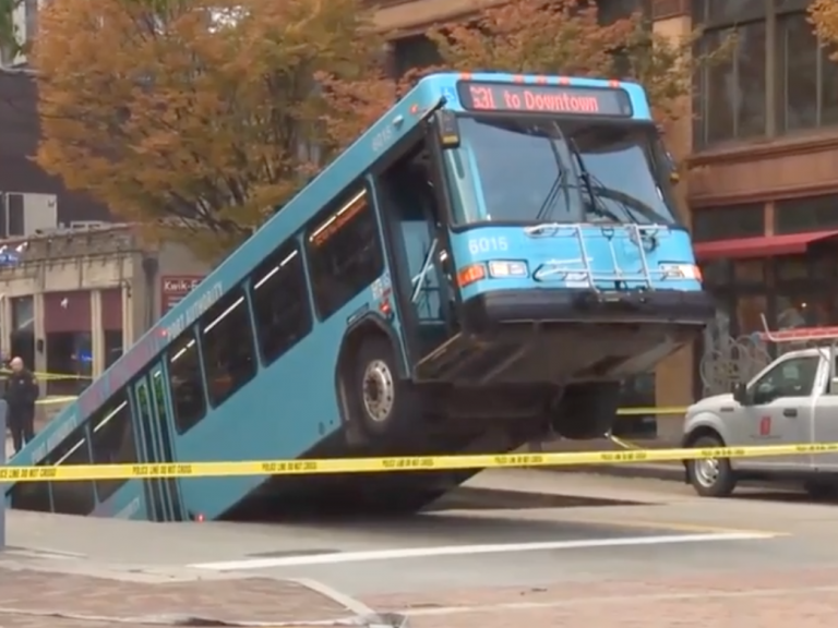 pittsburgh-sinkhole-bus.png