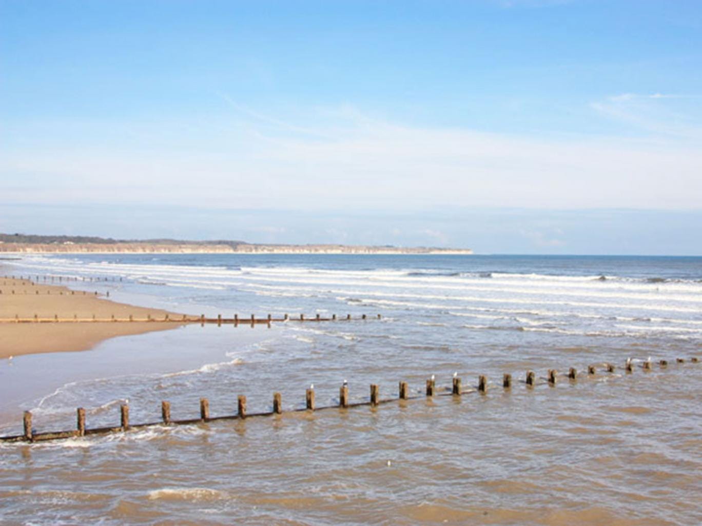 Bridlington bay death: One diver dead and another injured in suspected ...