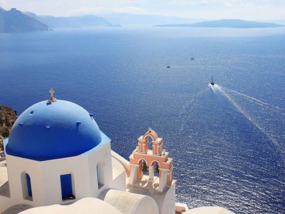Lidl briše križeve sa grčkih crkava Santorini_gnto