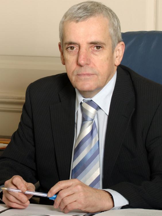 Dr Peter Carter, general secretary of the Royal College of Nursing