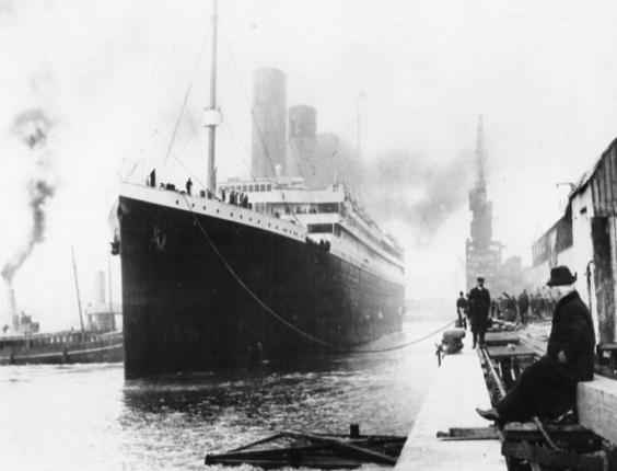 Titanic-at-Southampton-dock.jpeg