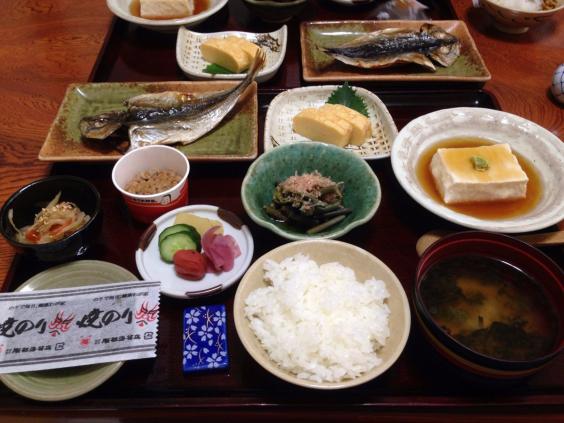 Japonya'da bir kahvaltı sofrası