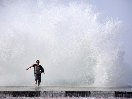 Saudi-Water-Wave.jpeg Saudi-Water-Wave.jpeg