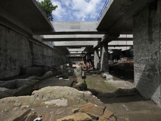 Ancient Roman Barracks Discovered During Rome Metro Excavation The Independent 8375