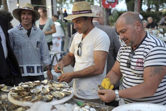 estivales-huitres-hommes-maillot-raye_free_format.jpg