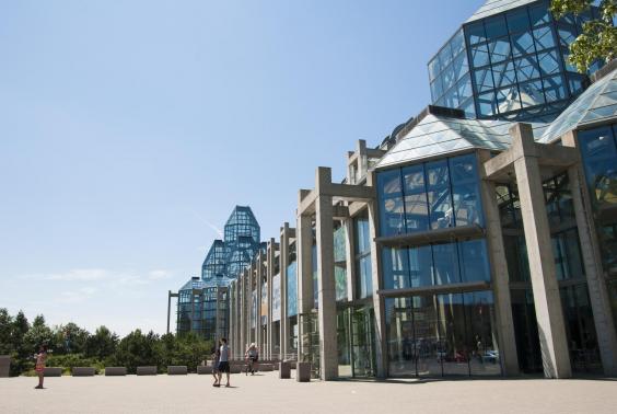 national-gallery-of-canada-ngc-exterior-people-summer-credit-ottawa-tourism.jpg