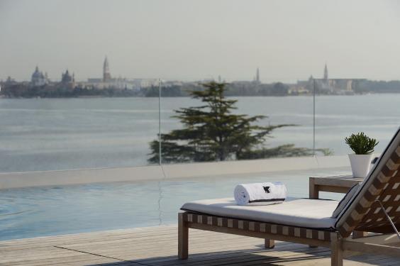 rooftop-pool16.jpg rooftop-pool16.jpg