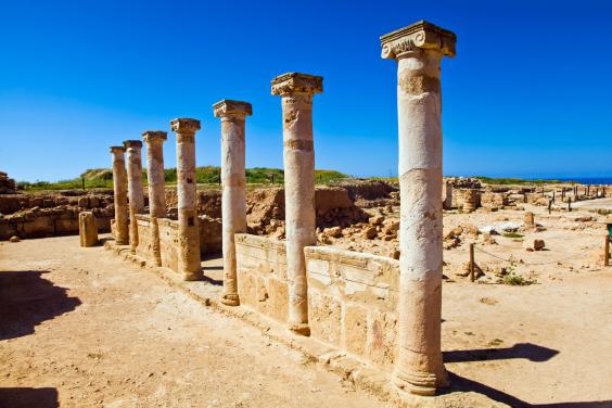 saranta-kolones-fortress-paphos.jpg