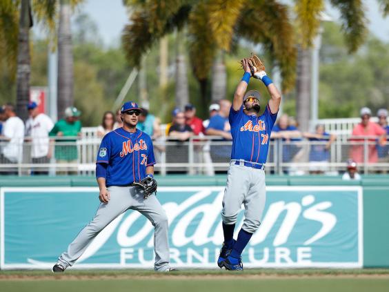Mets Prospect Casually Catches Flying Bat With One Hand