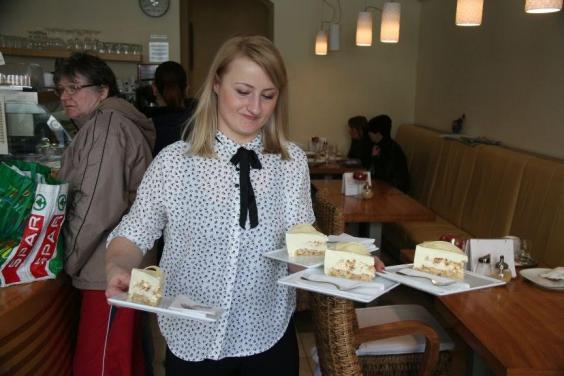 sevcake.jpg sevcake.jpg