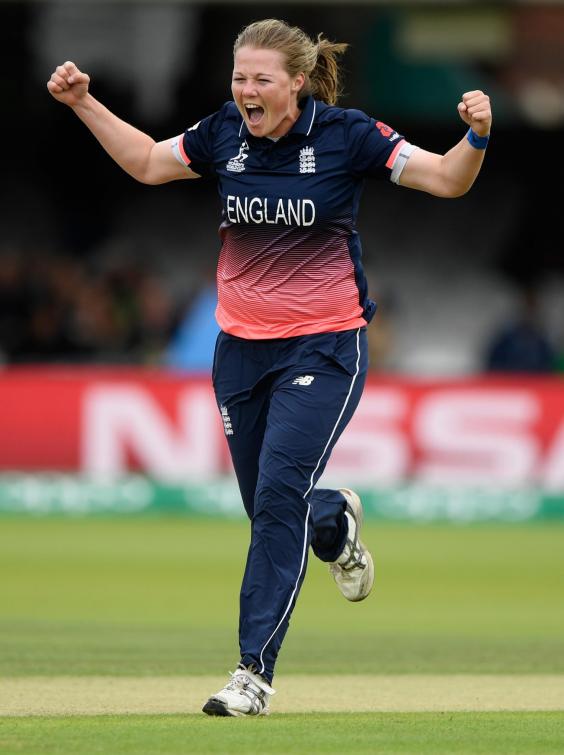 How England and Anya Shrubsole dealt with the pressure in ...
