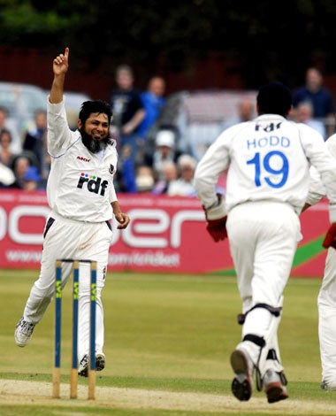 Mushtaq Ahmed takes the wicket that was to win Sussex the title