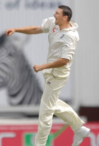 Harmison celebrates taking the wicket of Younis Khan