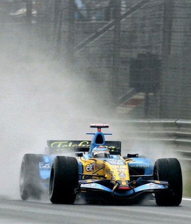 Alonso dominated in the wet qualifying session, securing pole position for his Renault team