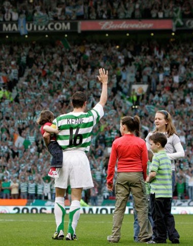 Roy Keane and family say goodbye to Old Trafford