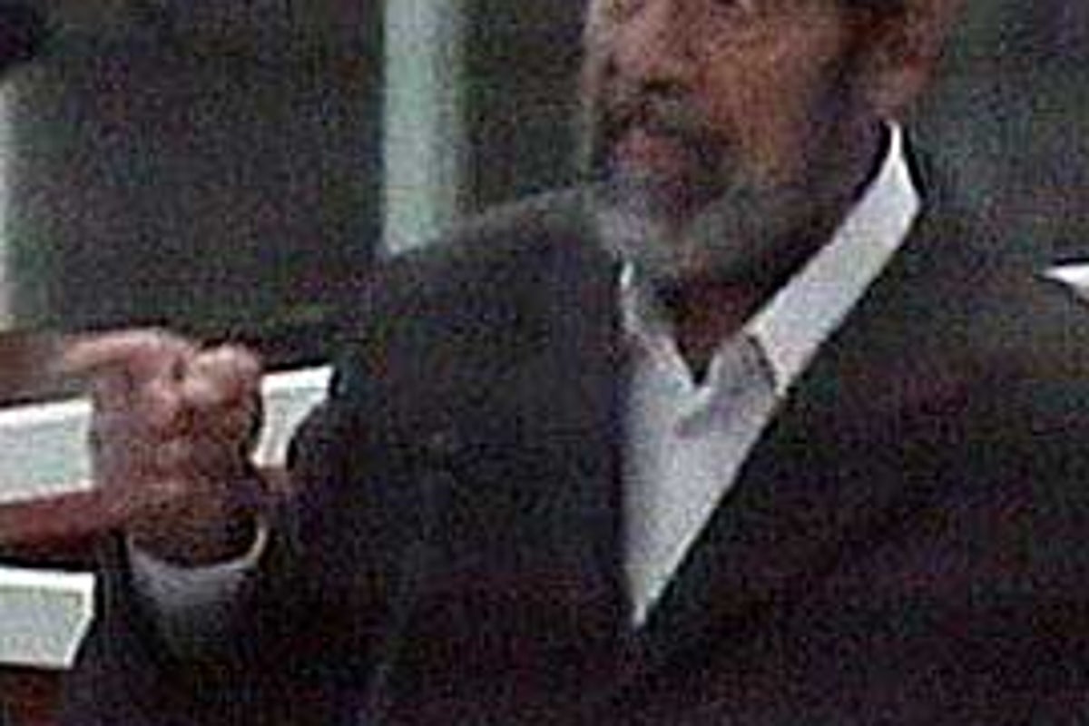 As Saddam faces his judges, the nation he ruled for 35 years still ...
