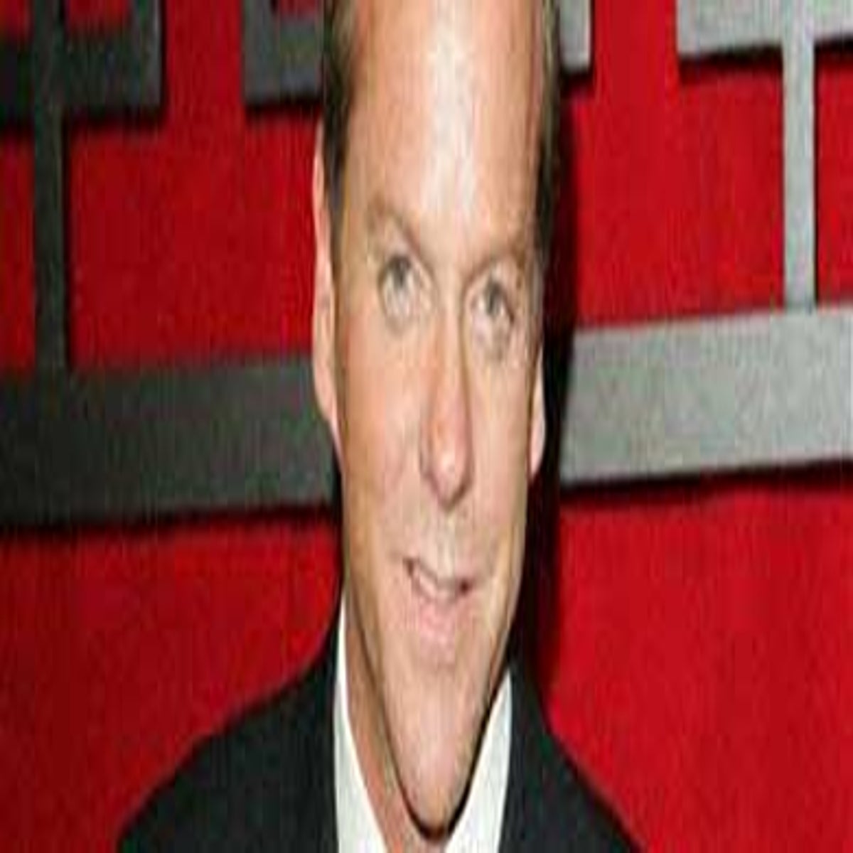 Kelly Winn Kiefer Sutherland