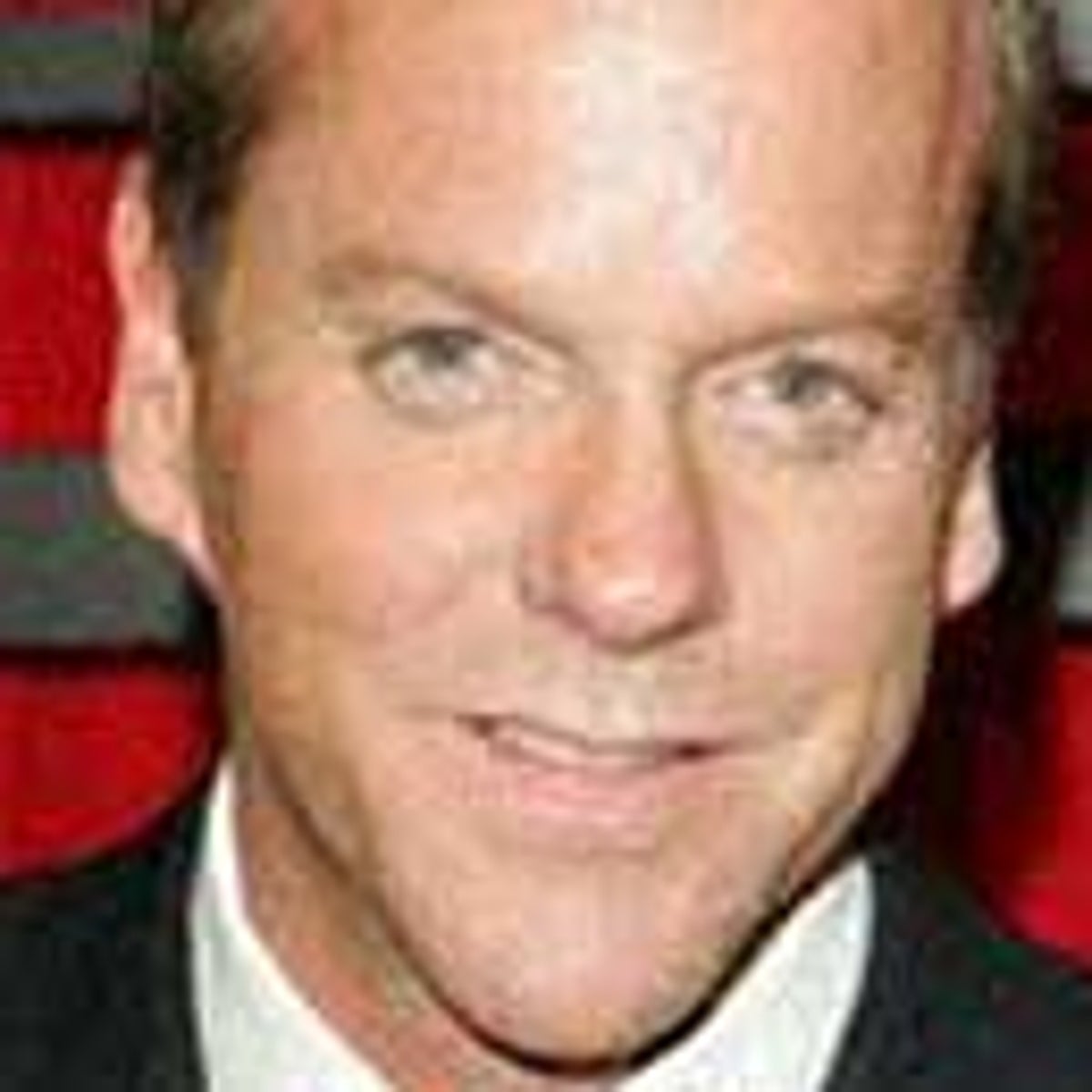 Kelly Winn Kiefer Sutherland