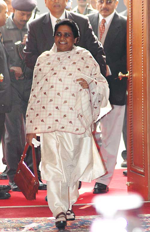 Mayawati's loss is Akhilesh's gain in U.P. - The Hindu
