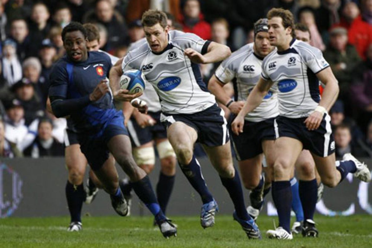 Walker determined to put best foot forward on familiar stamping ground ...