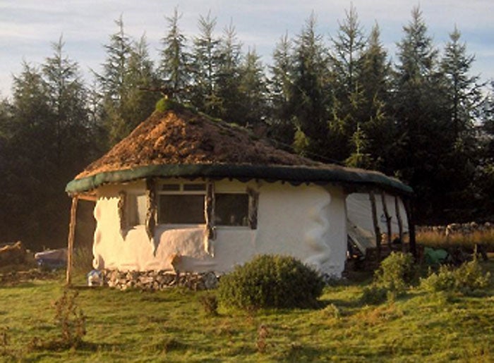 Building a house using straw bales